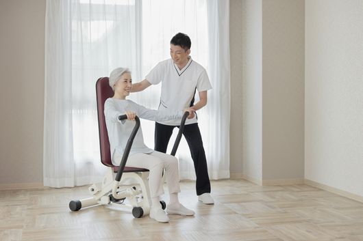 マシンを使用した個人リハビリ(イメージ)