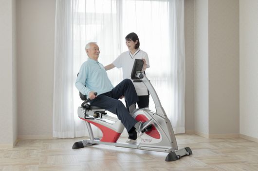 マシンを使用した個人リハビリ(イメージ)