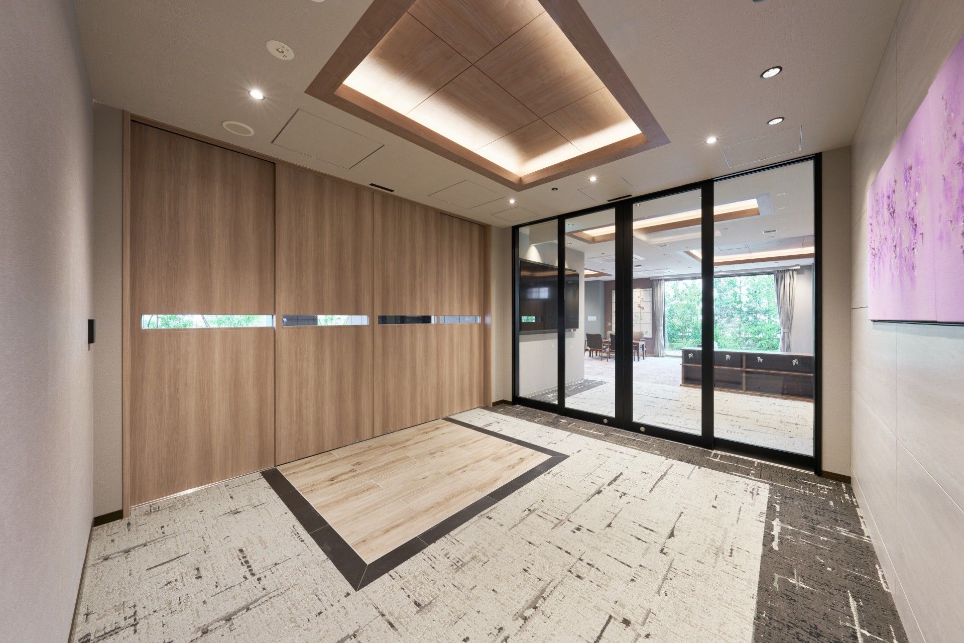 落ち着いた雰囲気の廊下