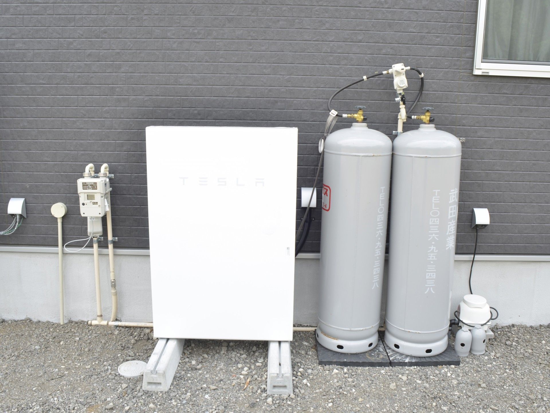 外壁の設備機器