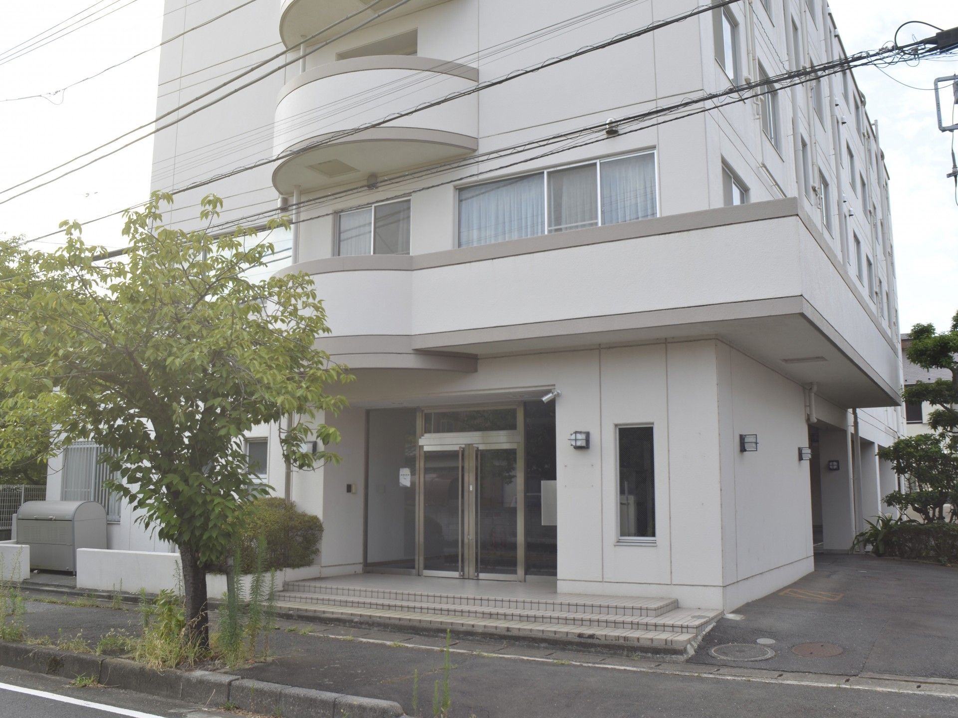 エントランスの外観