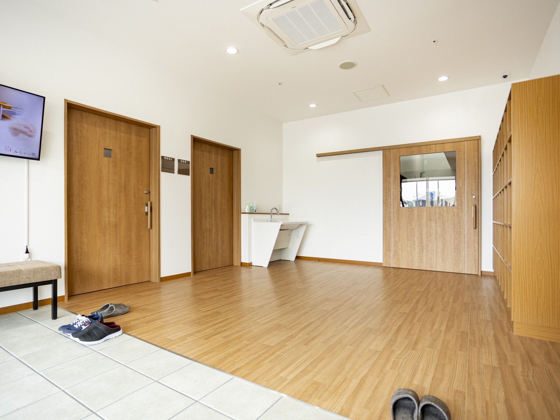 広々とした玄関ホール