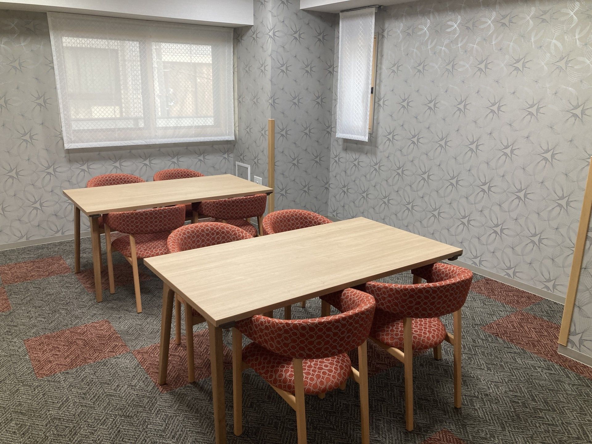 落ち着いた雰囲気の部屋