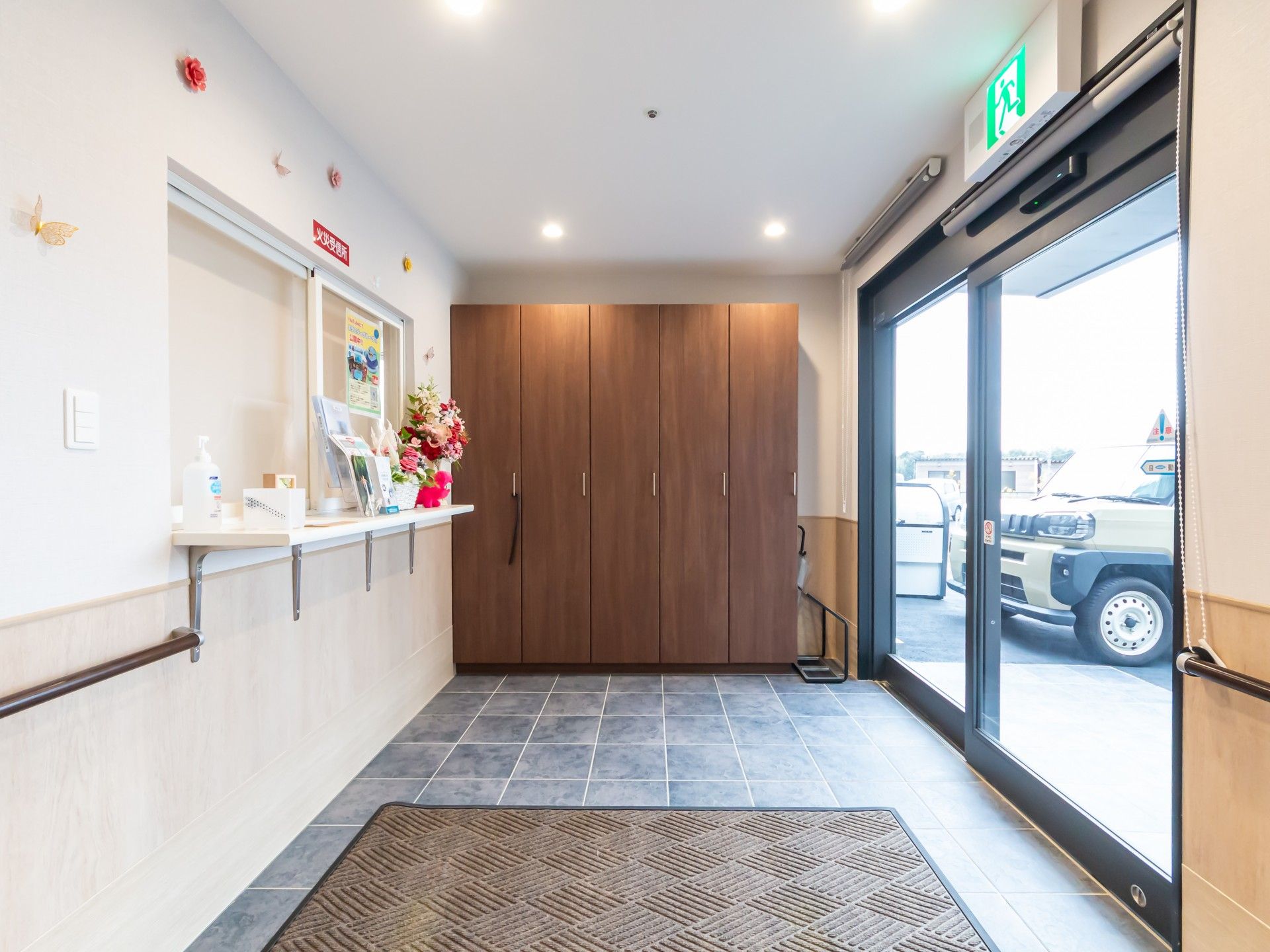 明るい玄関ホール