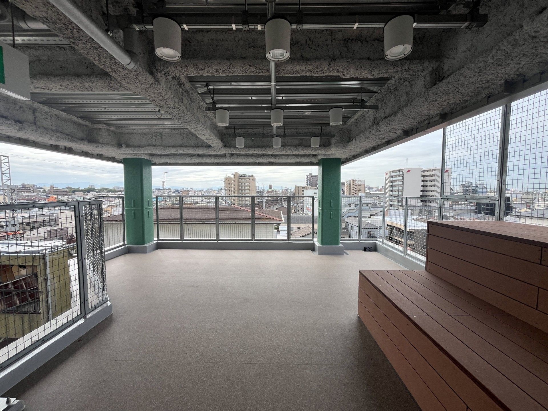 開放的な屋上スペース