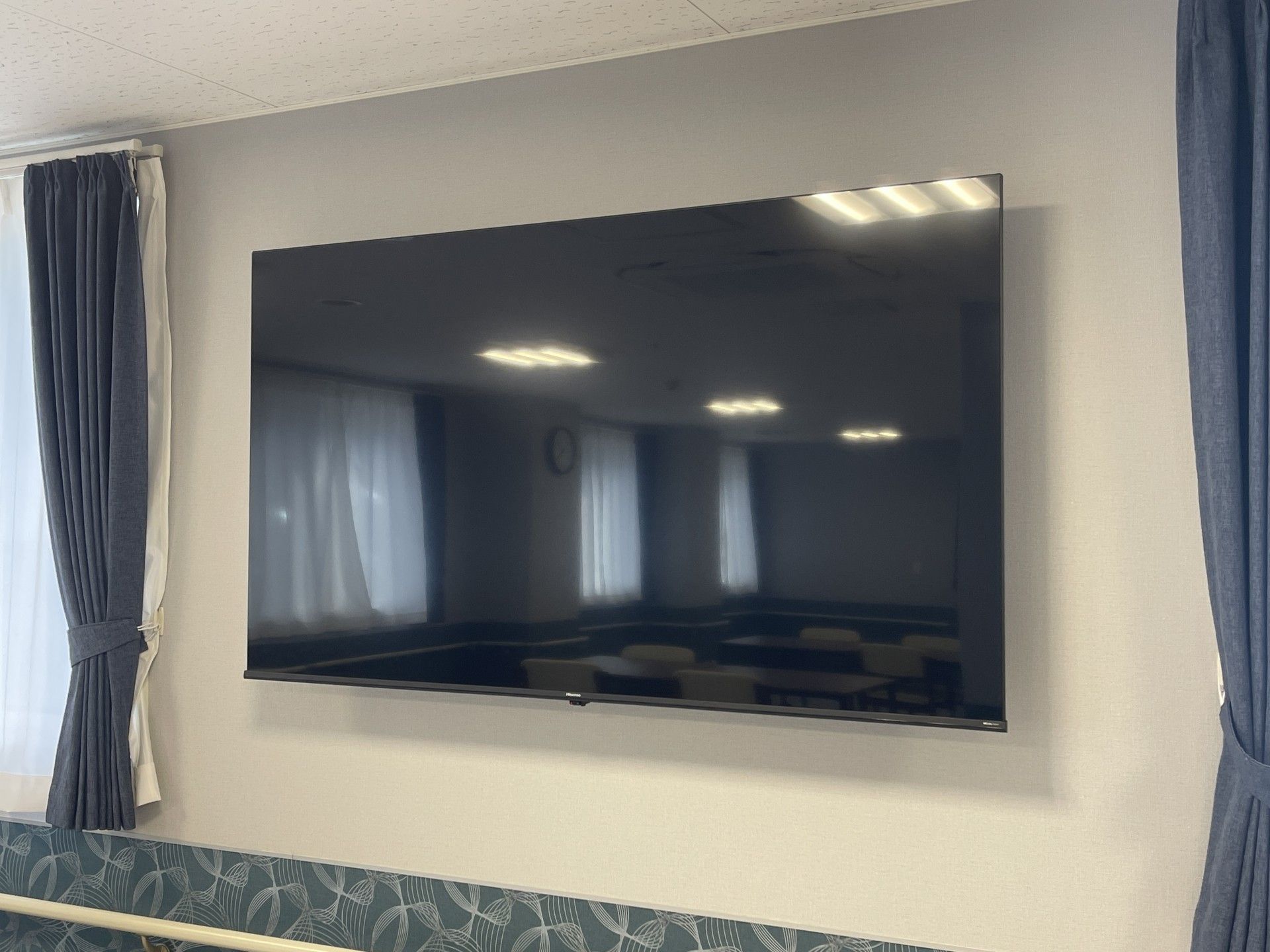 大きなテレビのある部屋