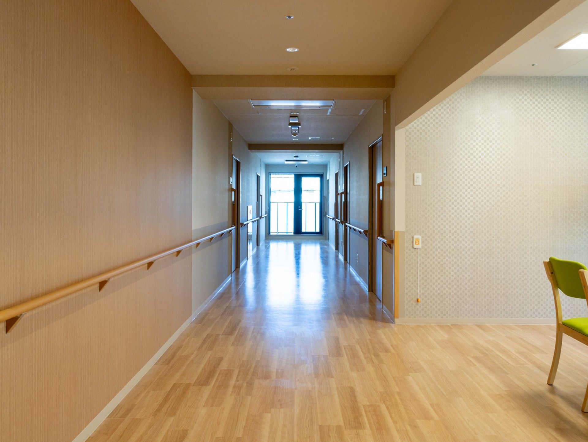 手すり付きの廊下