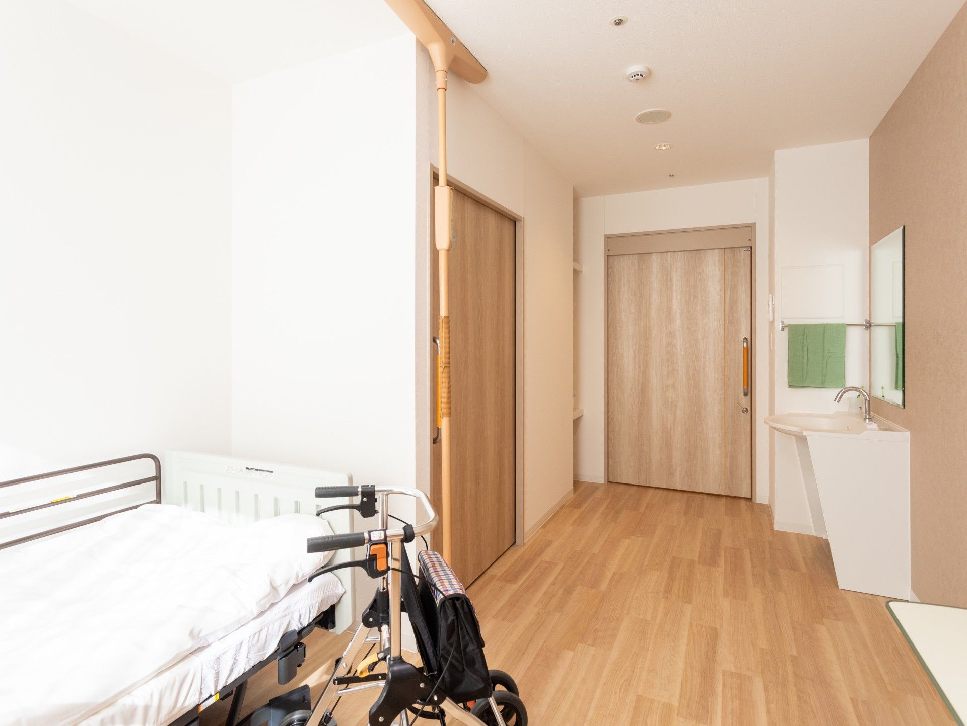 明るい個室の様子