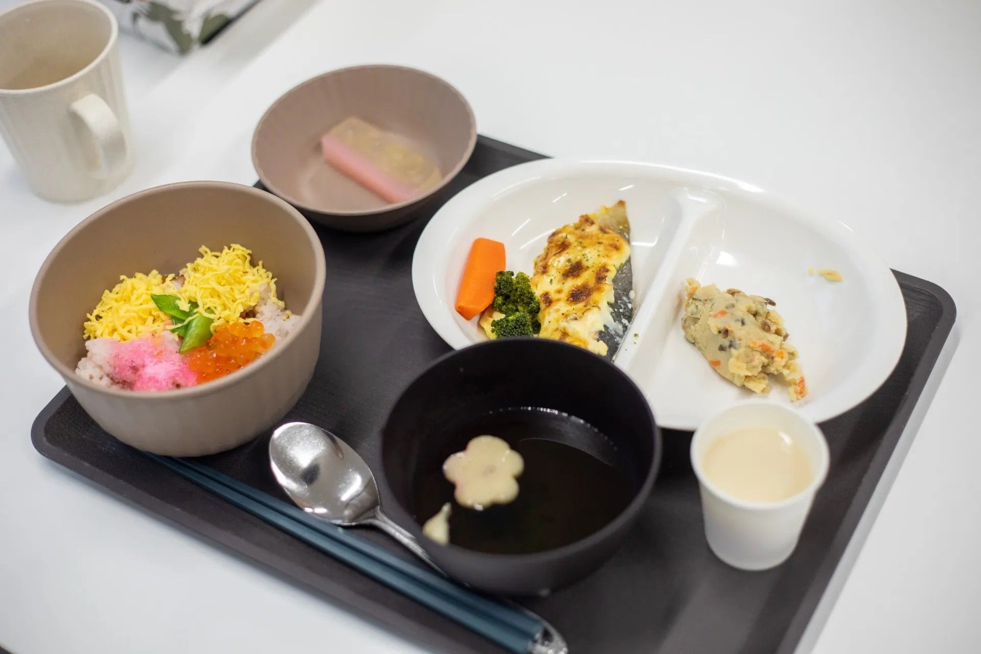 彩り豊かな食事の例
