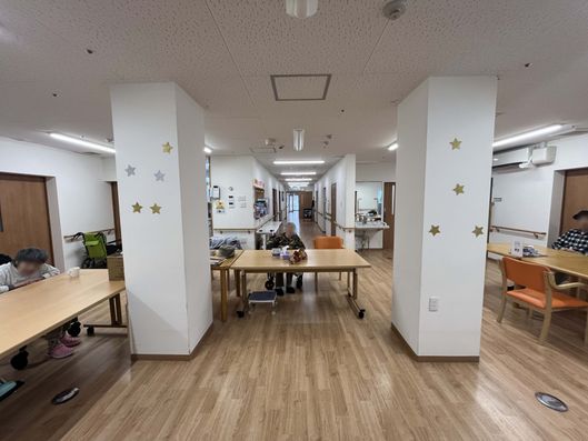 ラウンジ