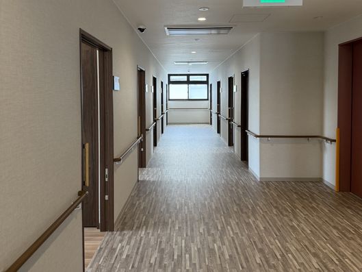 【居室前の廊下】