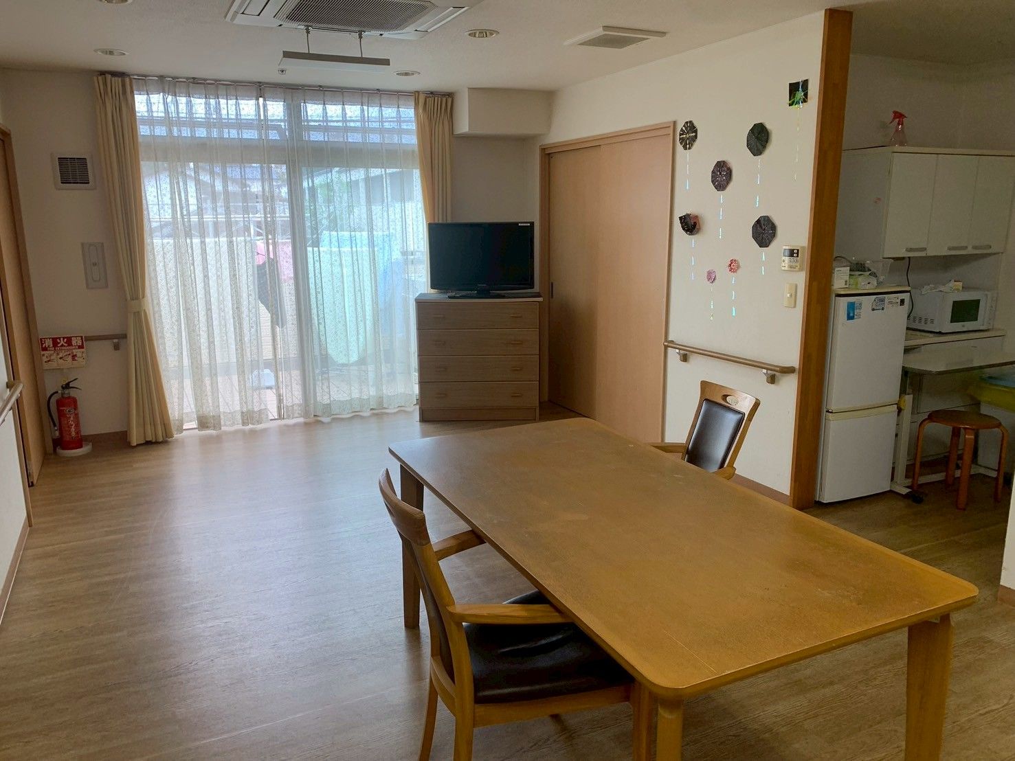 明るいリビングルーム