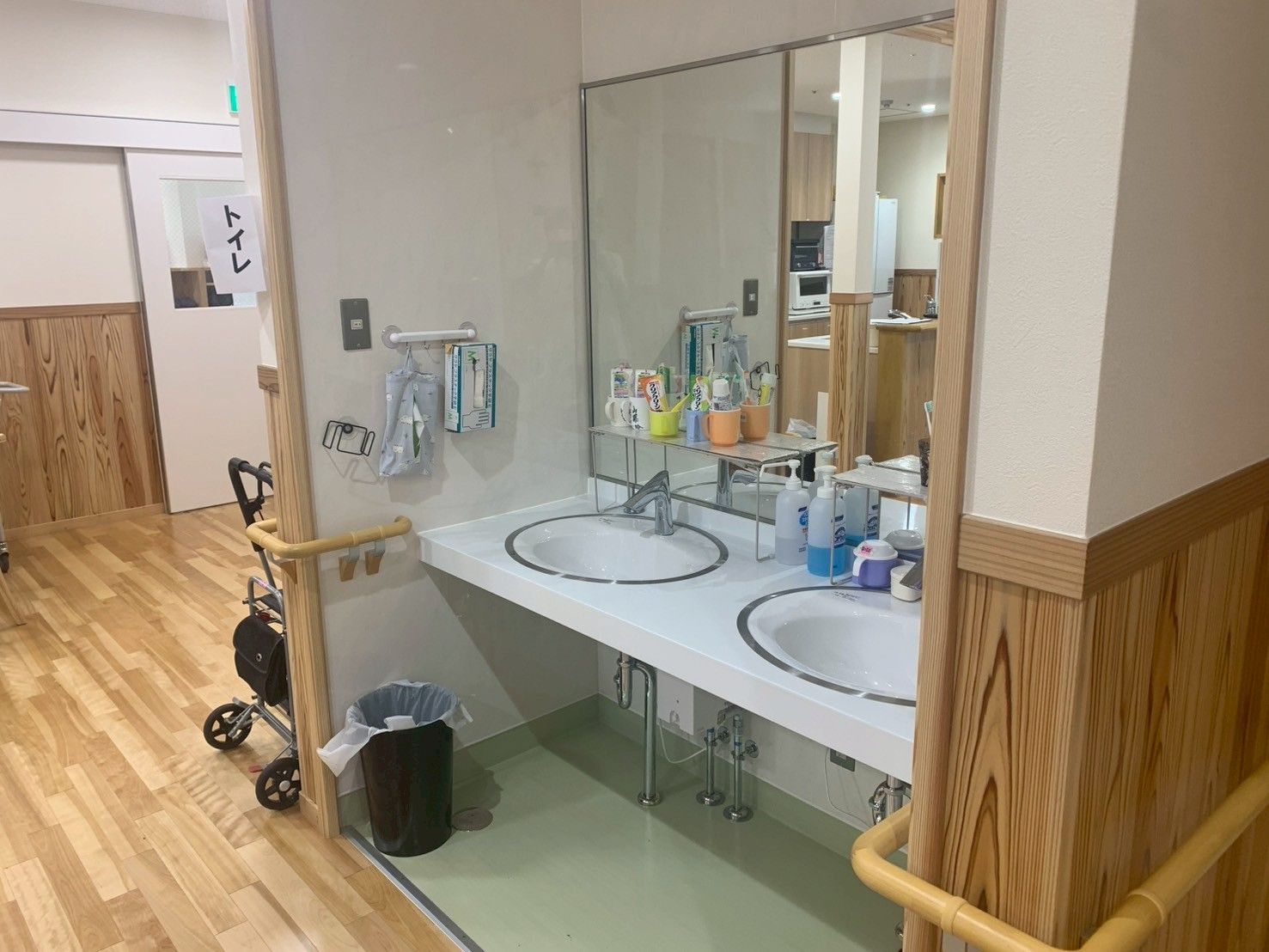 手洗い場とトイレの入口