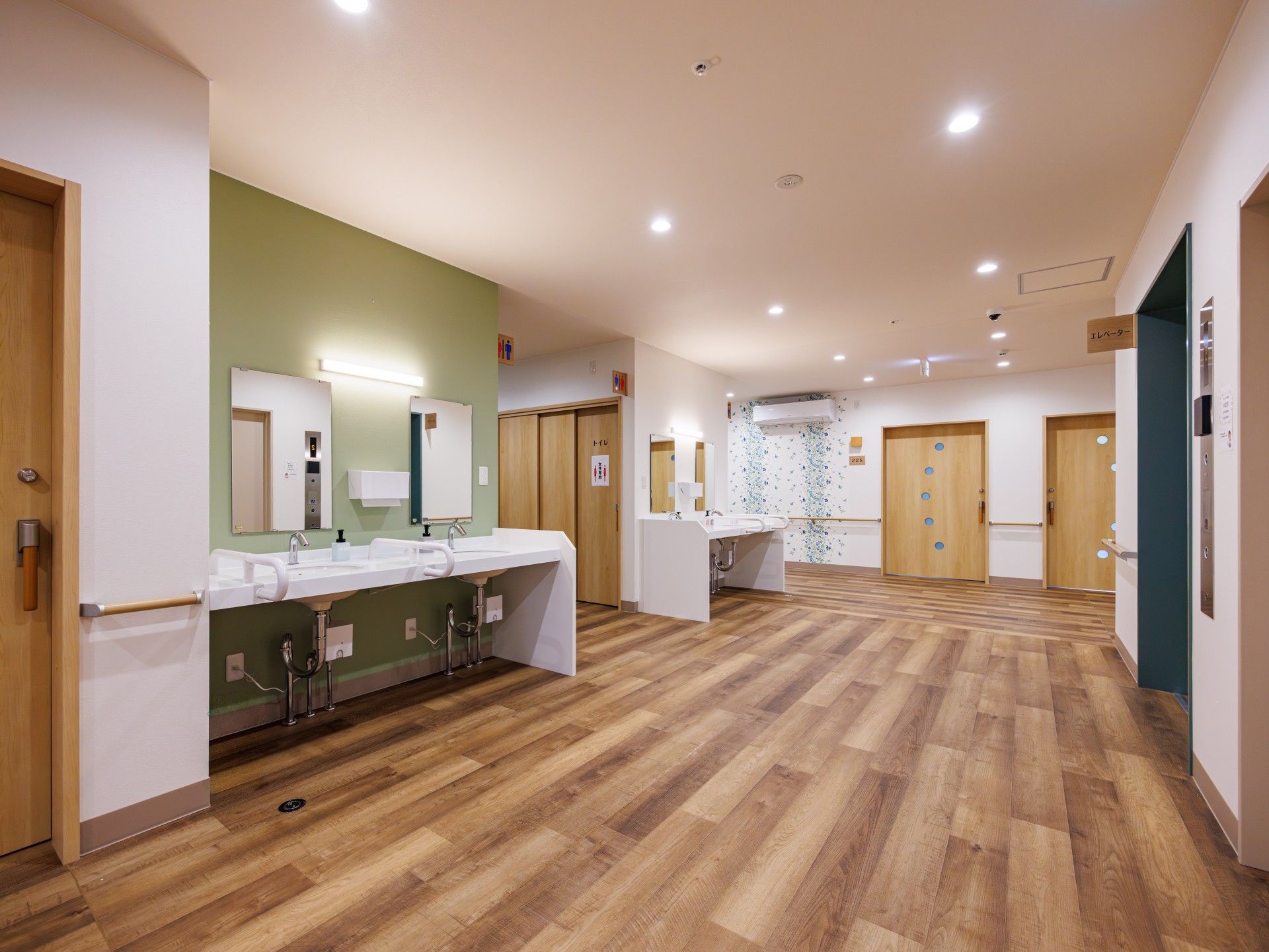 広々とした洗面スペース