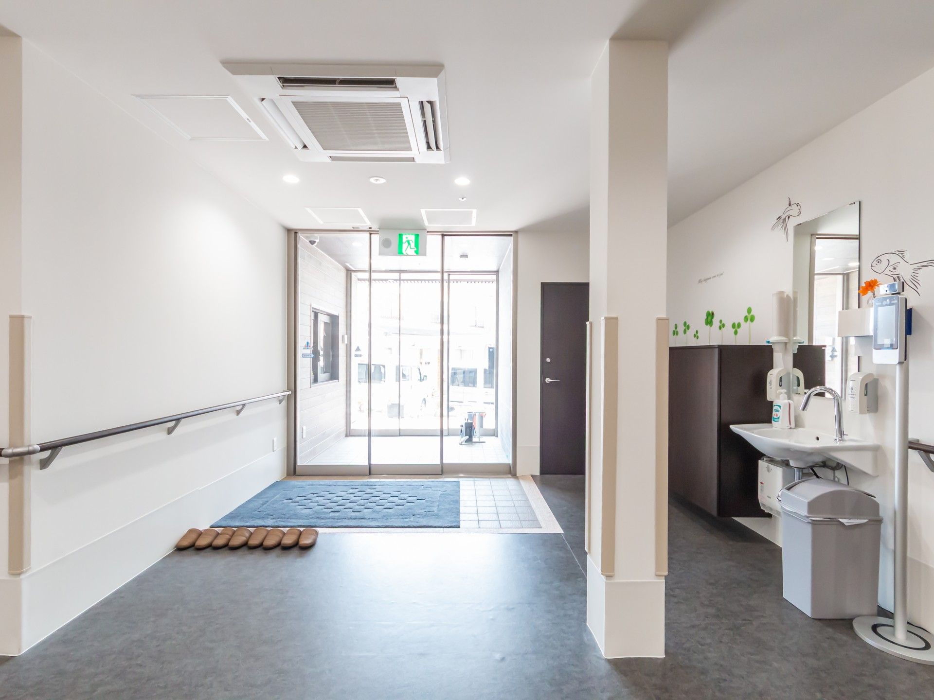 明るいエントランス