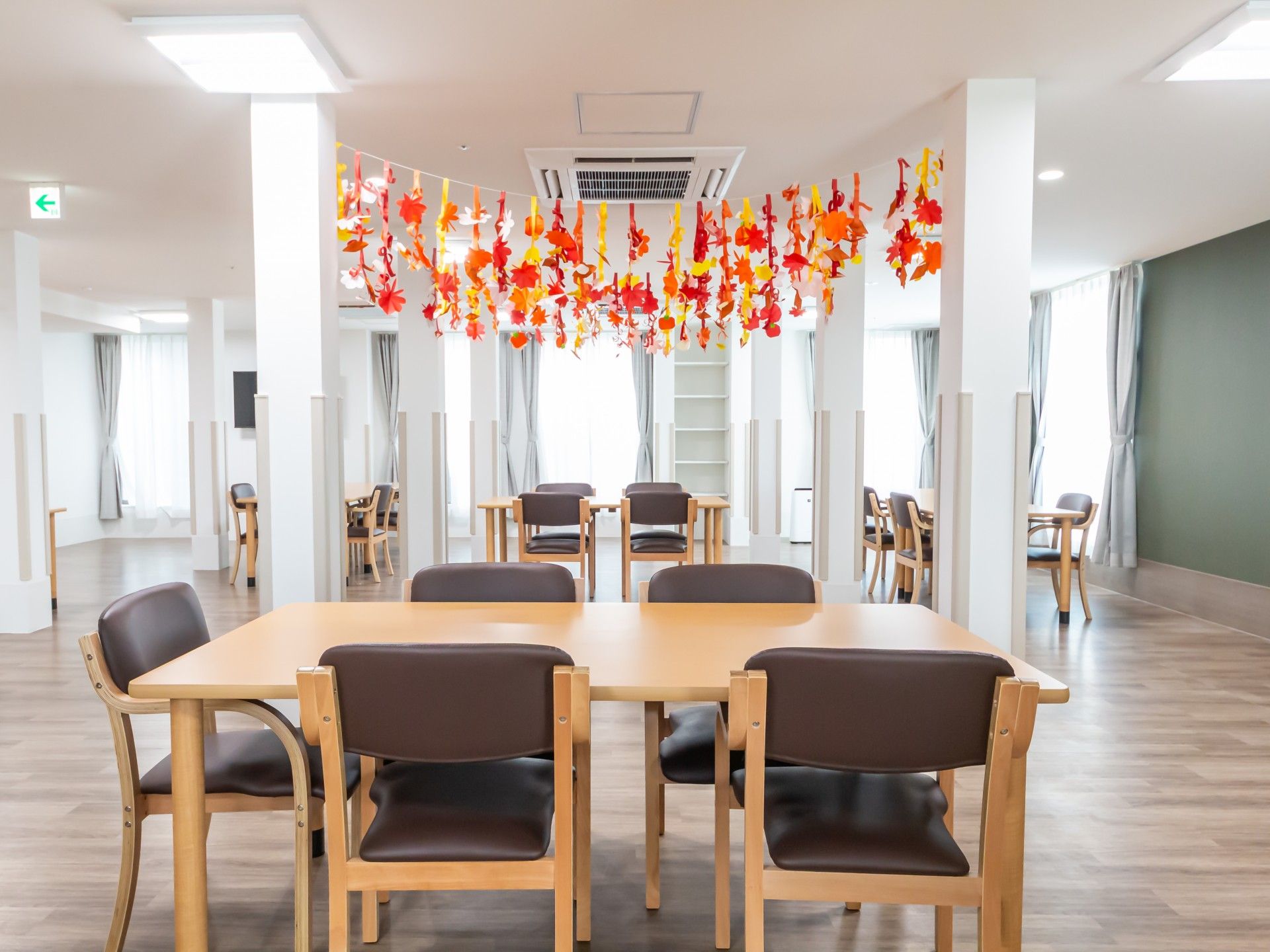 色鮮やかな飾りのある部屋