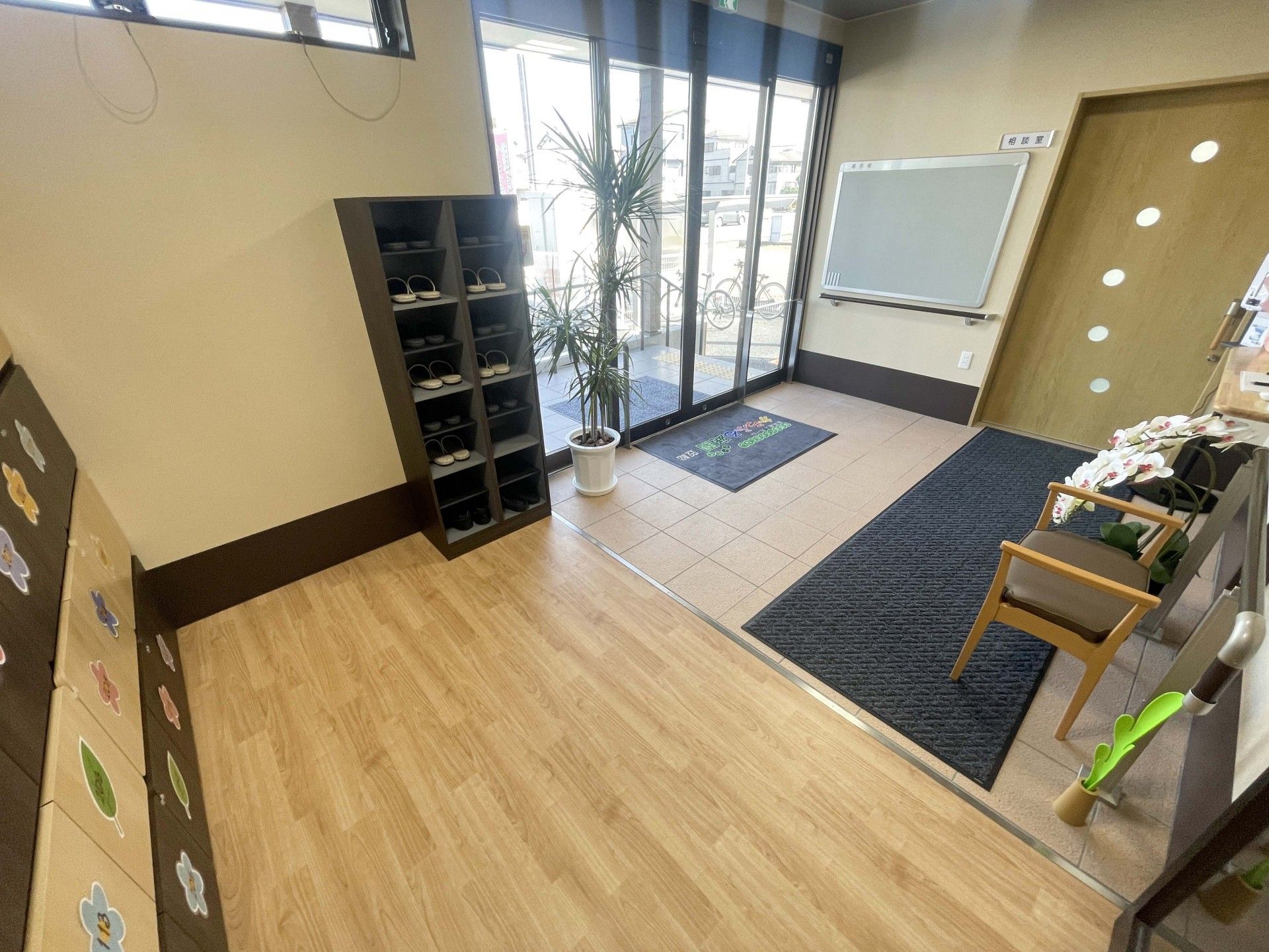 明るい玄関スペース