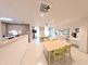 広々とした明るい共有スペース