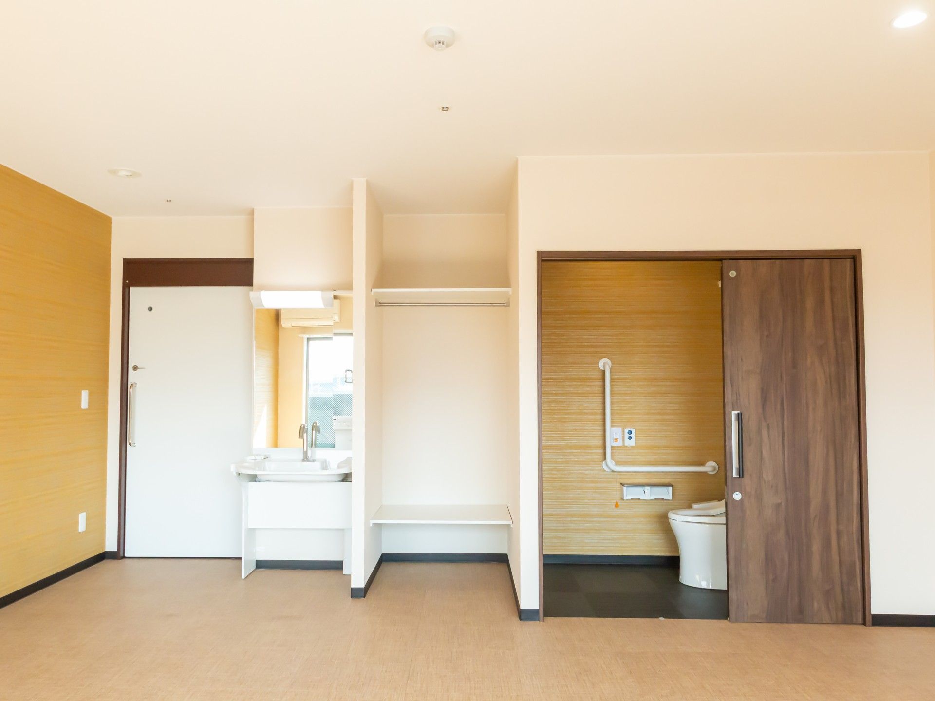 清潔な個室の内部