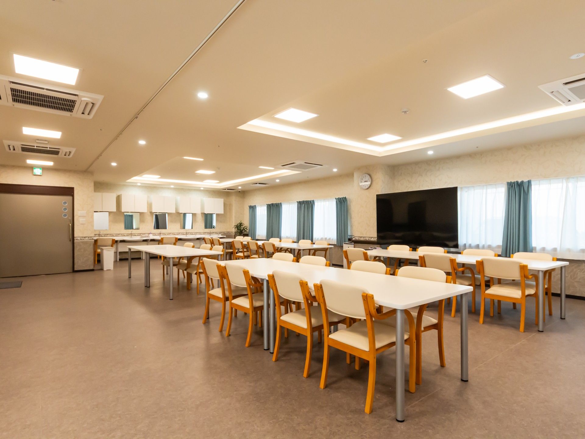 広々とした食堂