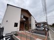 スロープ付きの建物外観
