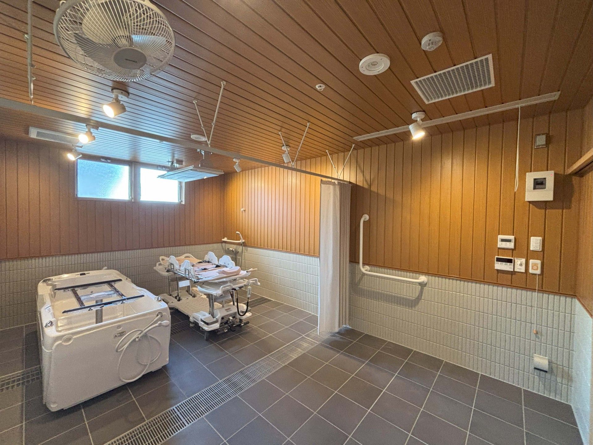 広い浴室の設備