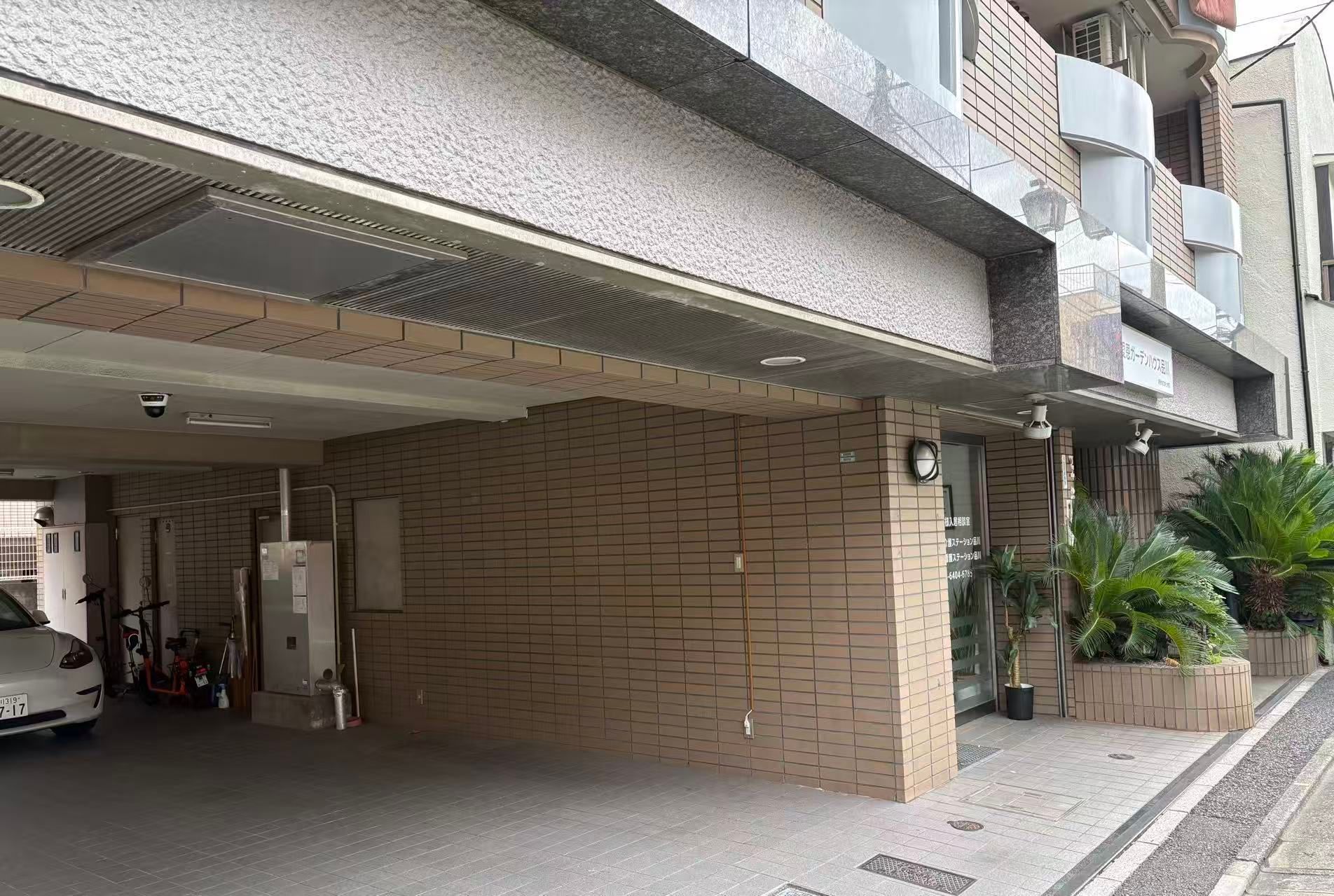 エントランスの外観