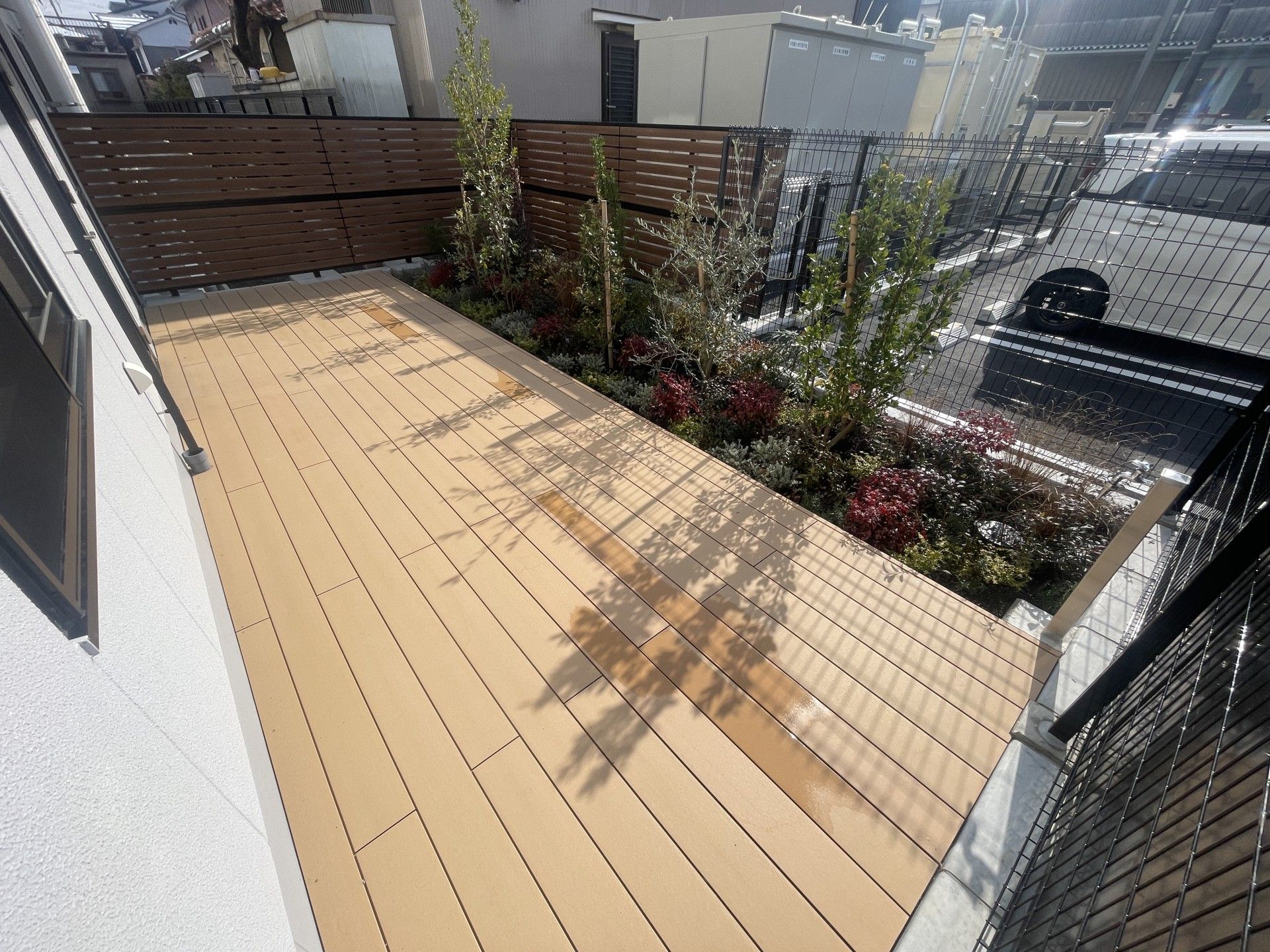日差しが心地よい庭