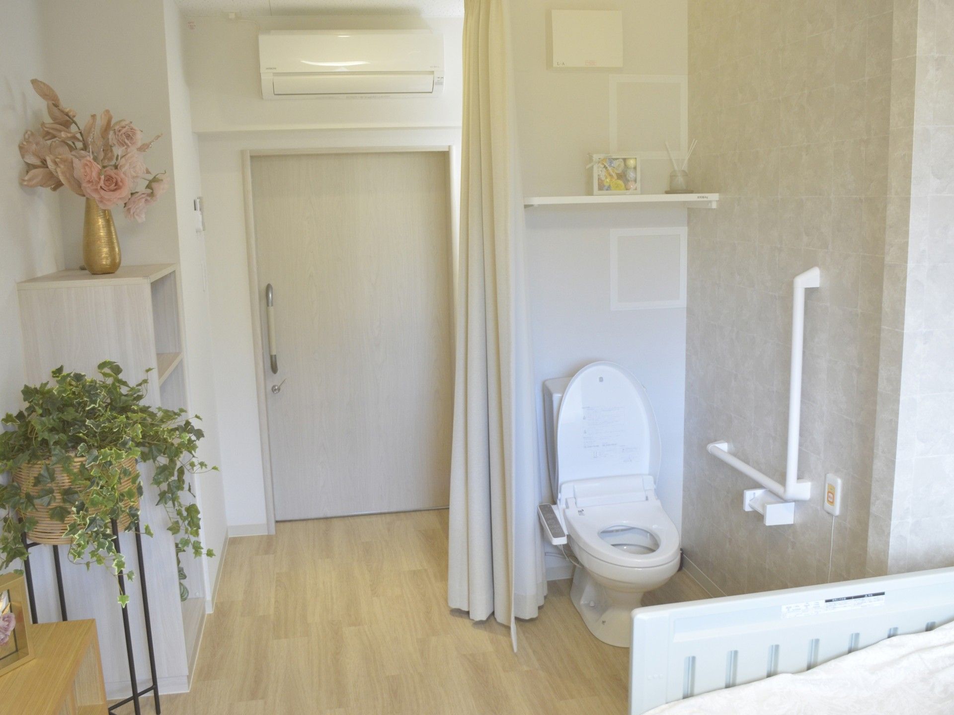 快適なトイレ付きの部屋