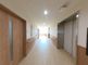 明るく広々とした廊下