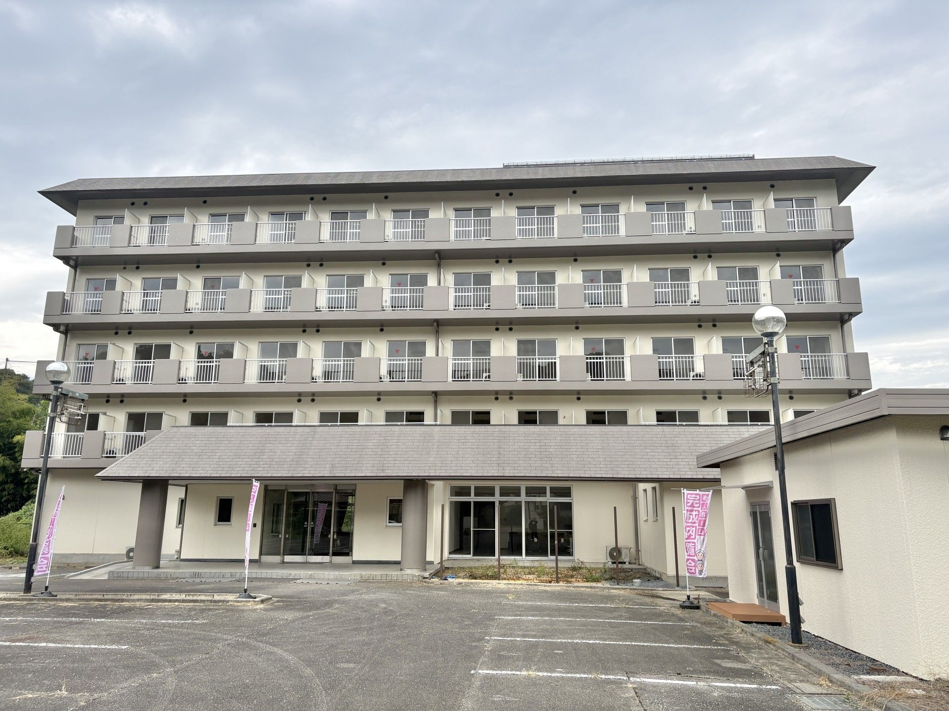 多層建物の外観