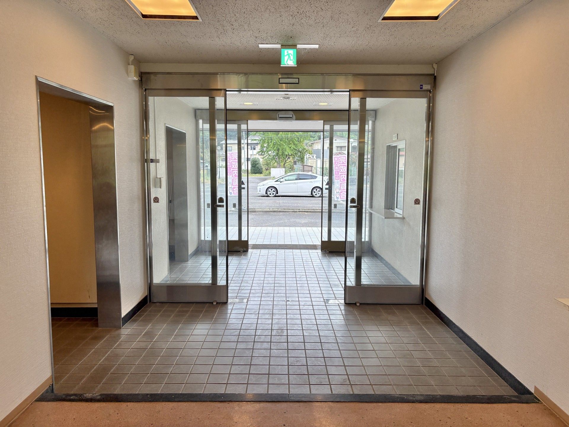 広いエントランス