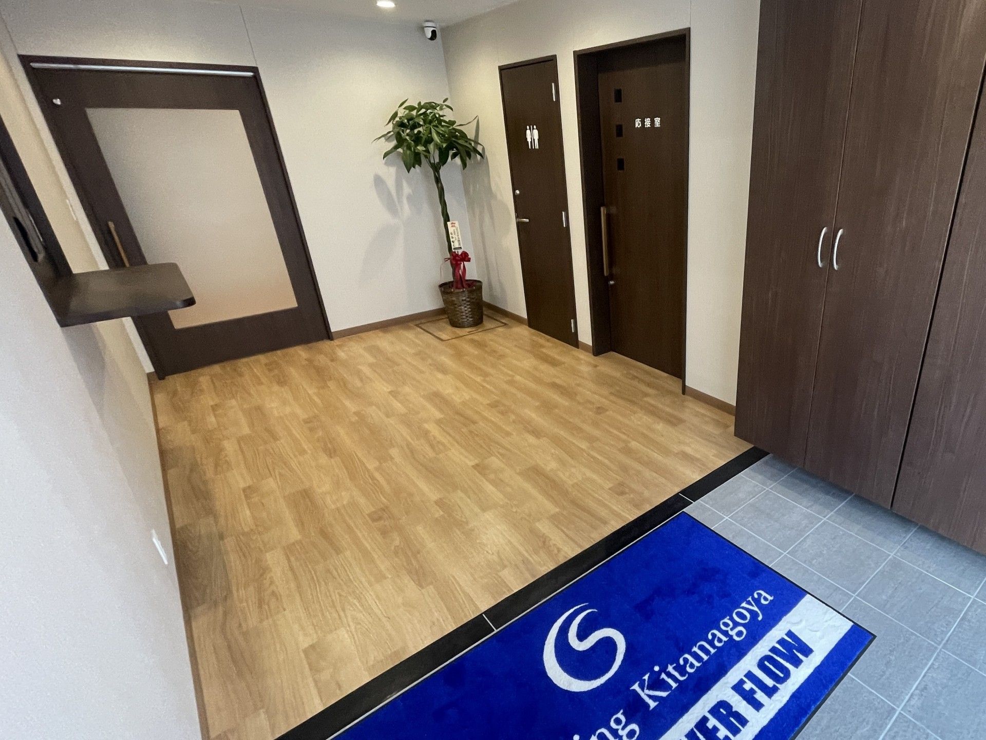 落ち着いた雰囲気の玄関