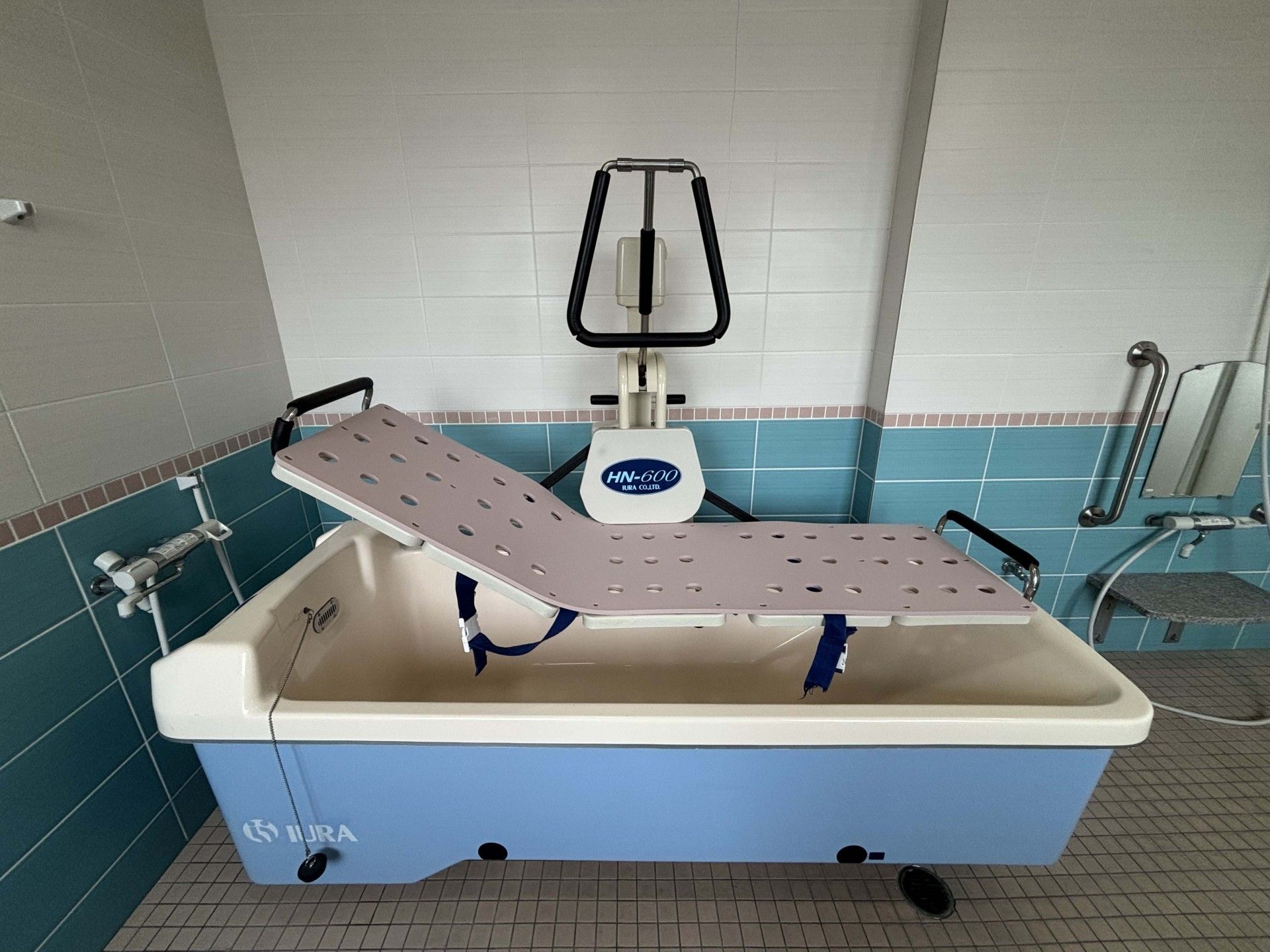 リフト付き浴槽