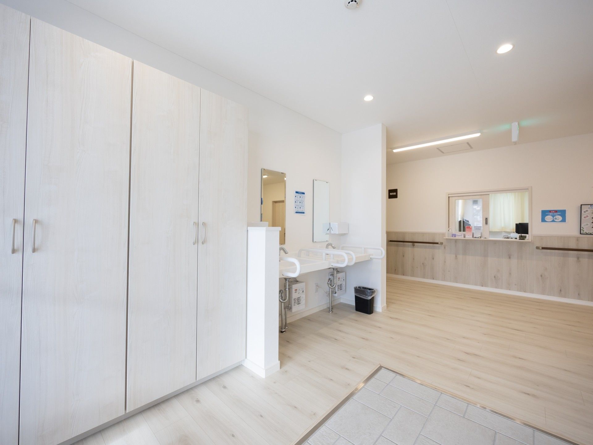 清潔感のある洗面スペース