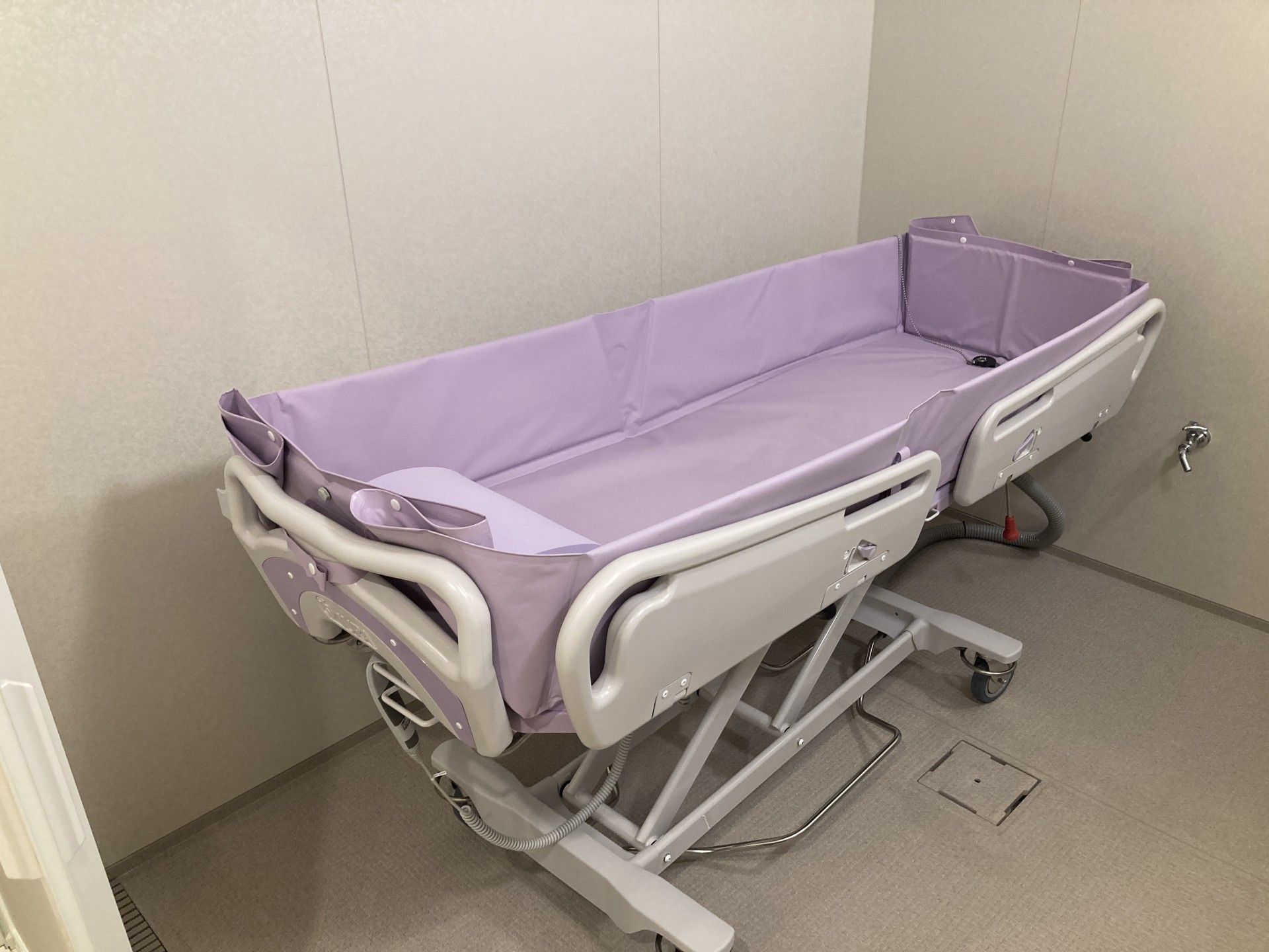 快適な入浴用ベッド