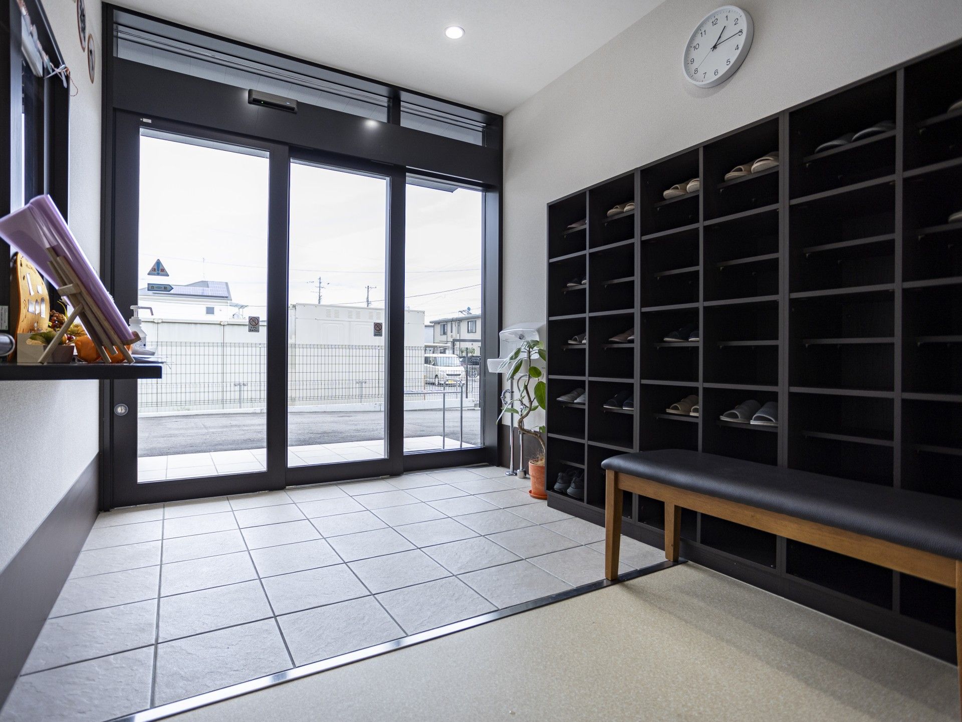 広い玄関スペース