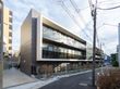 モダンな外観の建物