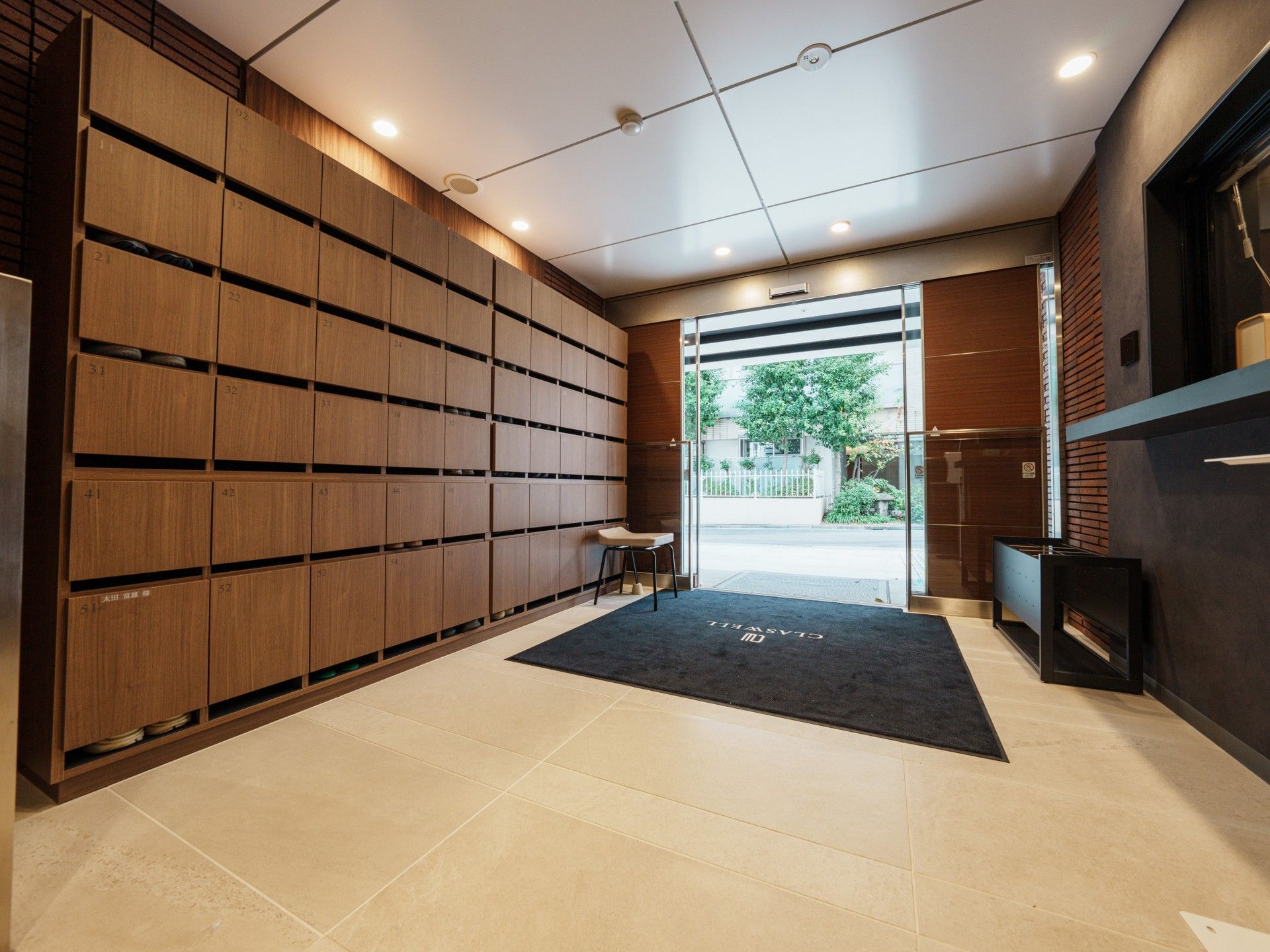 広いエントランス