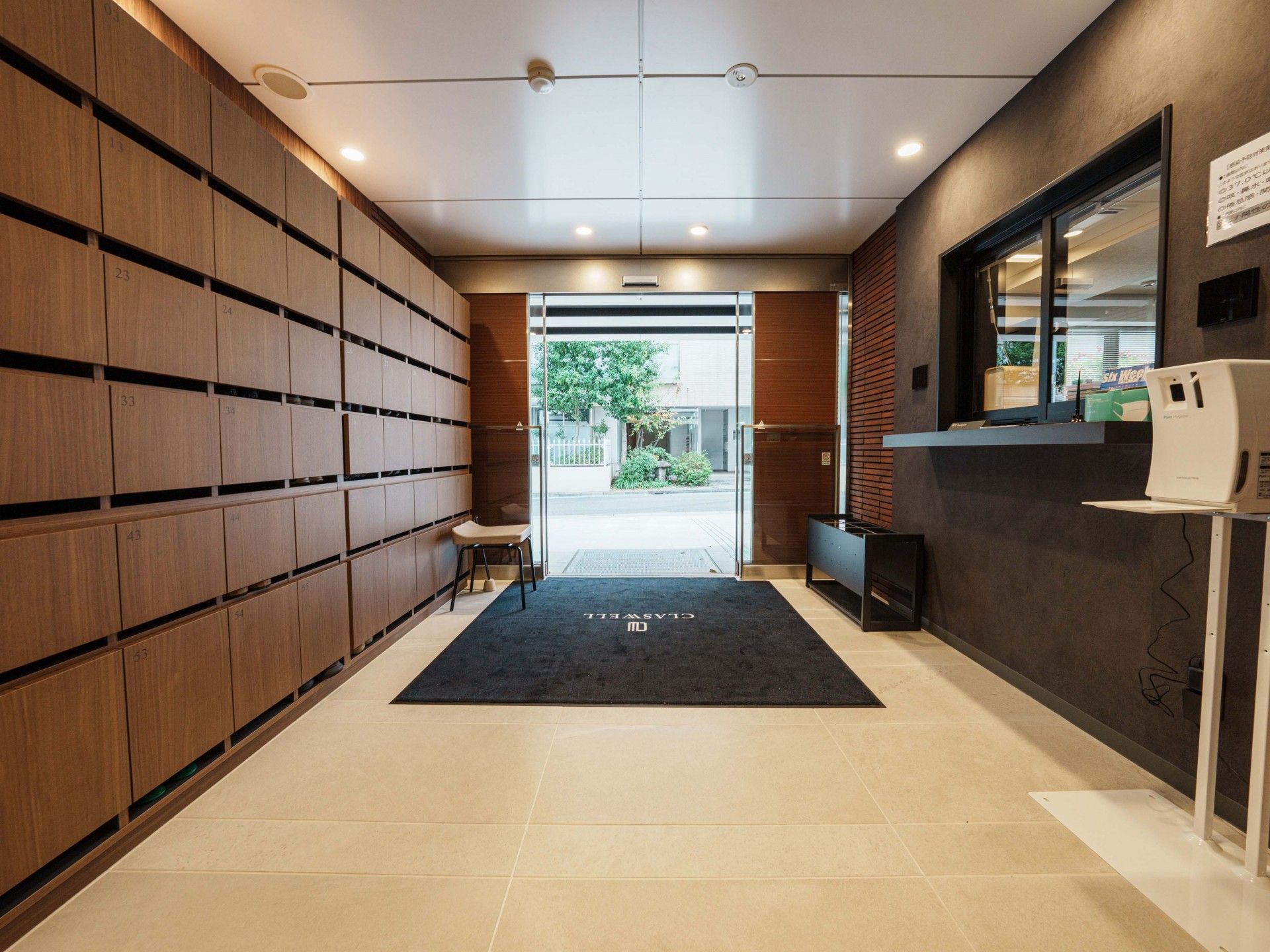 広いエントランス