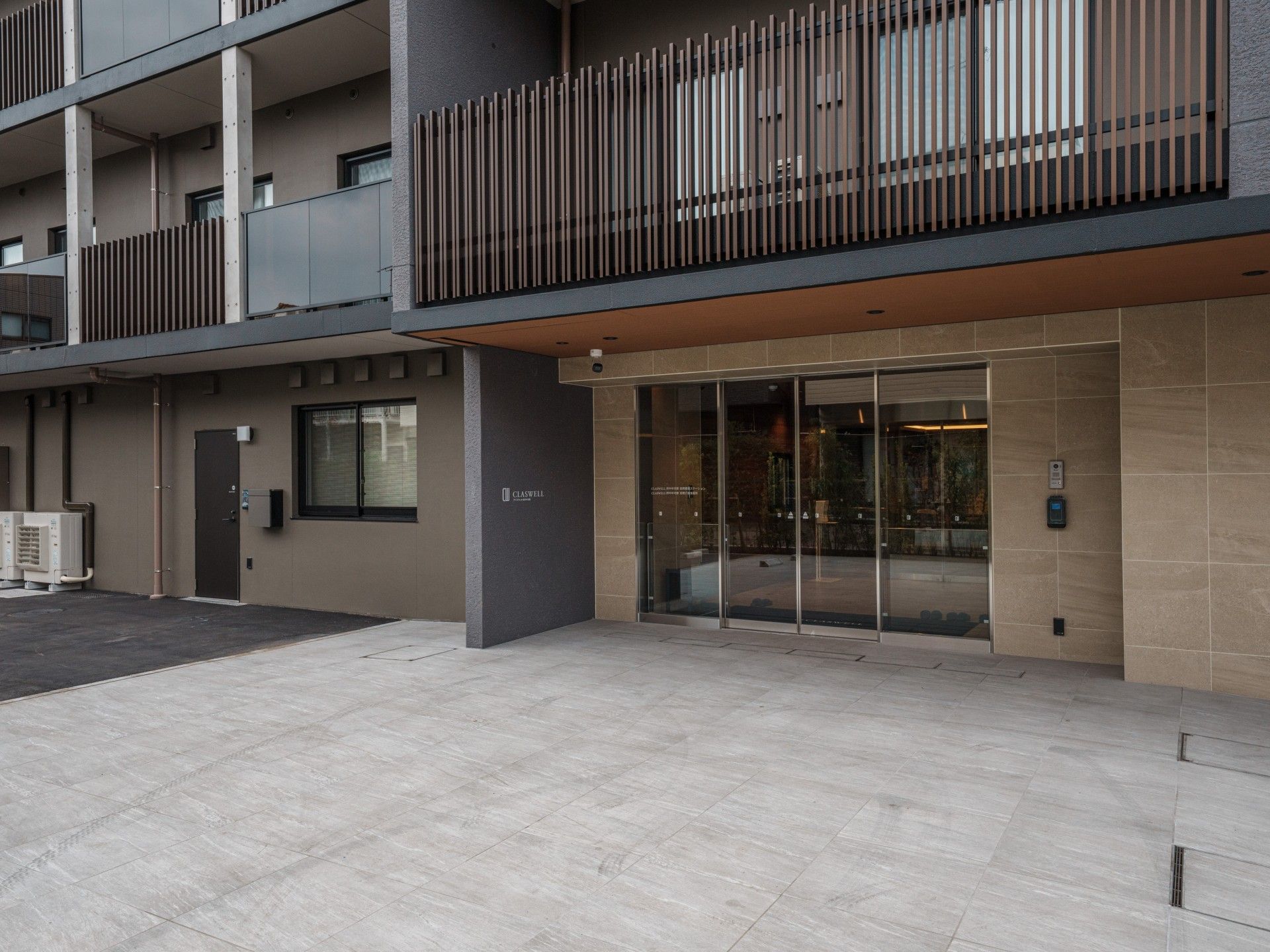 エントランスの外観