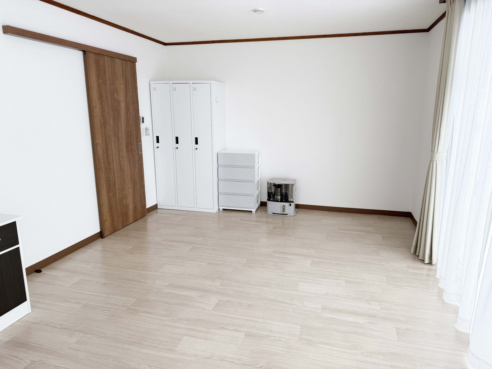 明るい部屋の一角