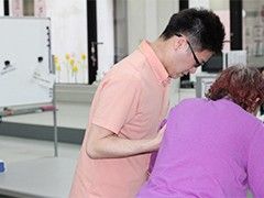 優しいサポートの場面