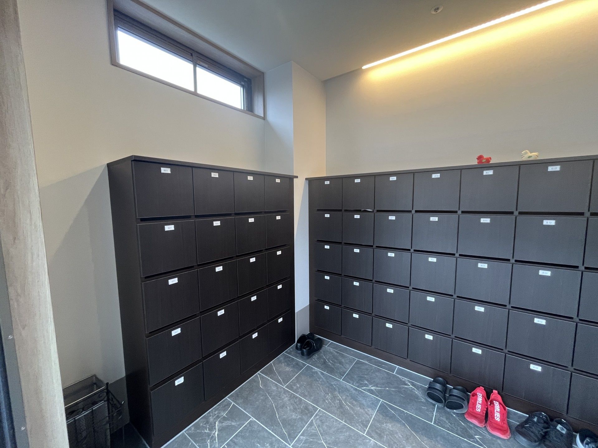 靴箱のある玄関