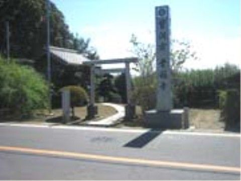 施設の近くにはお寺である。歴史あるお寺で緑もあり、歩いて10分くらいなので、散策するのに適している。