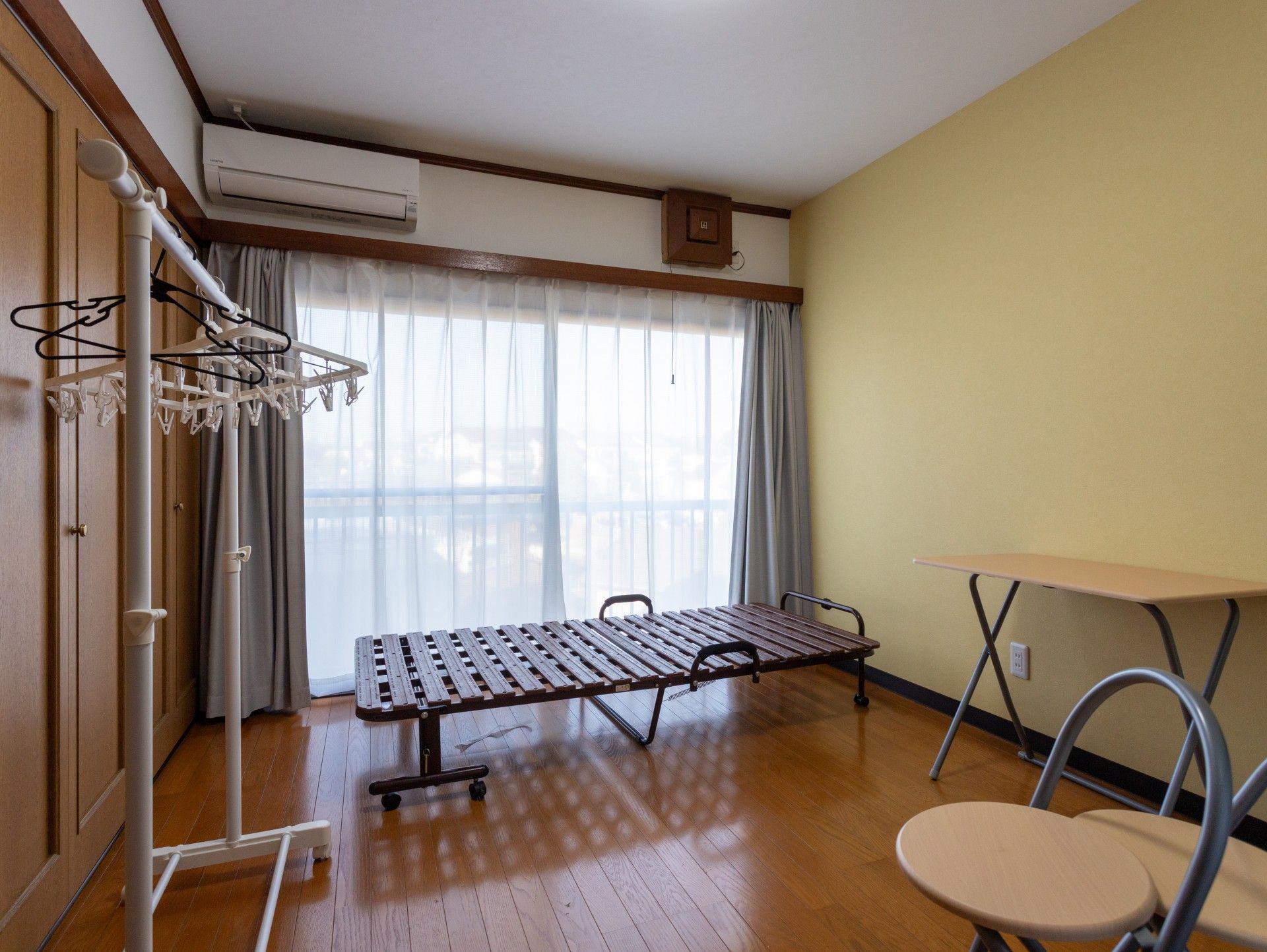 日差しが差し込む居室