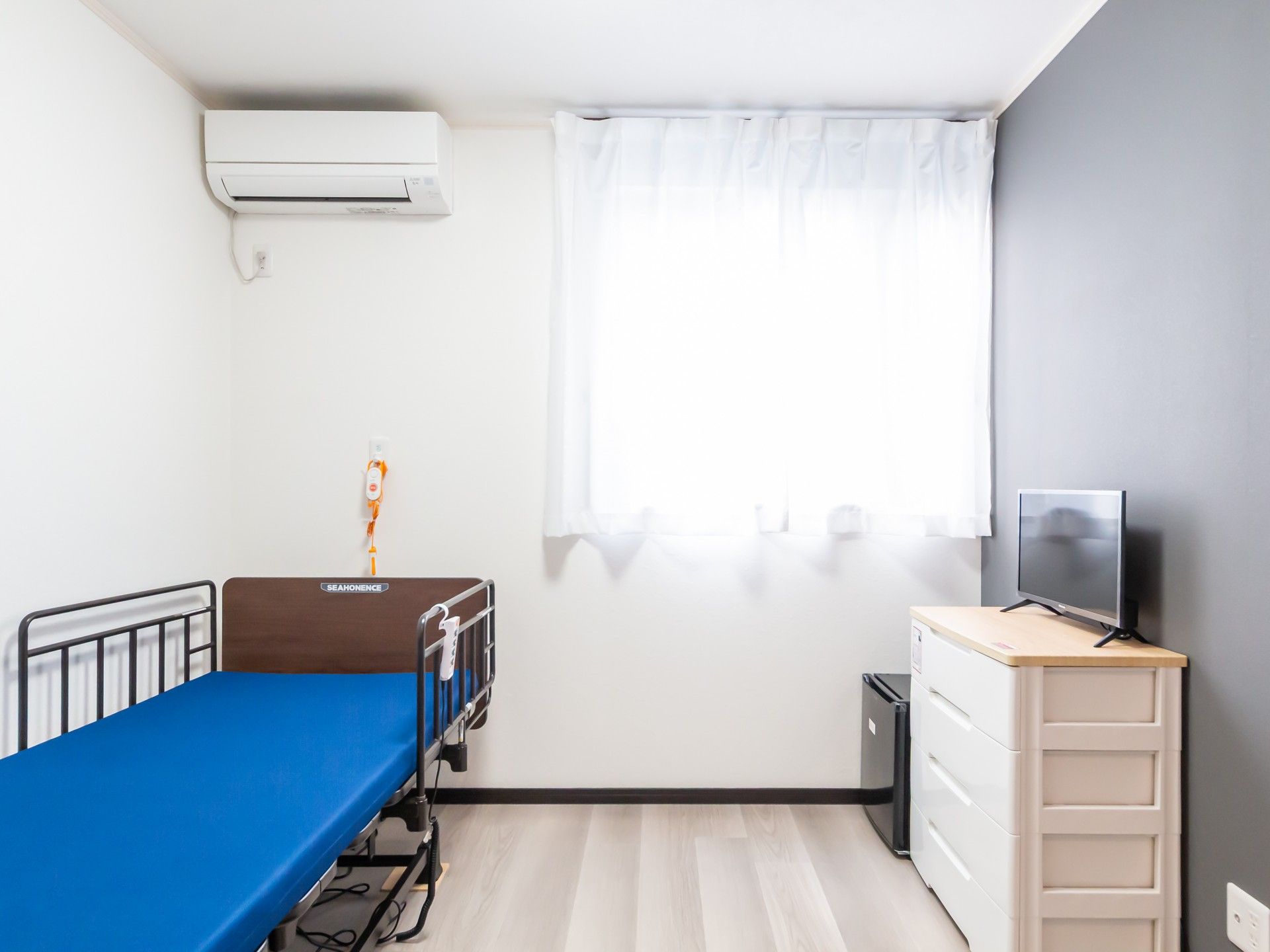 明るい個室の一角