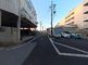 静かな住宅街の交差点