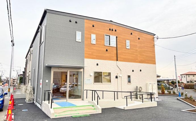 バリアフリーの建物外観