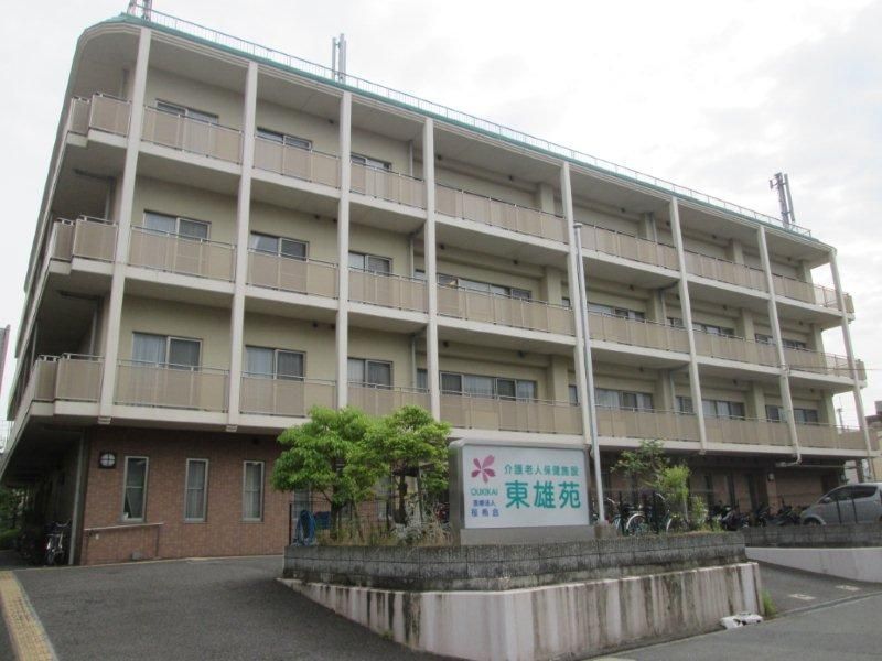 多階層の建物正面